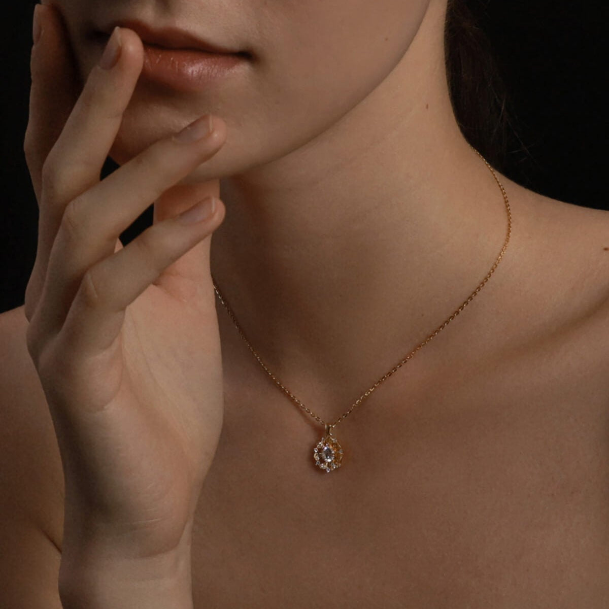 Echo of Floral Silhouette Necklace