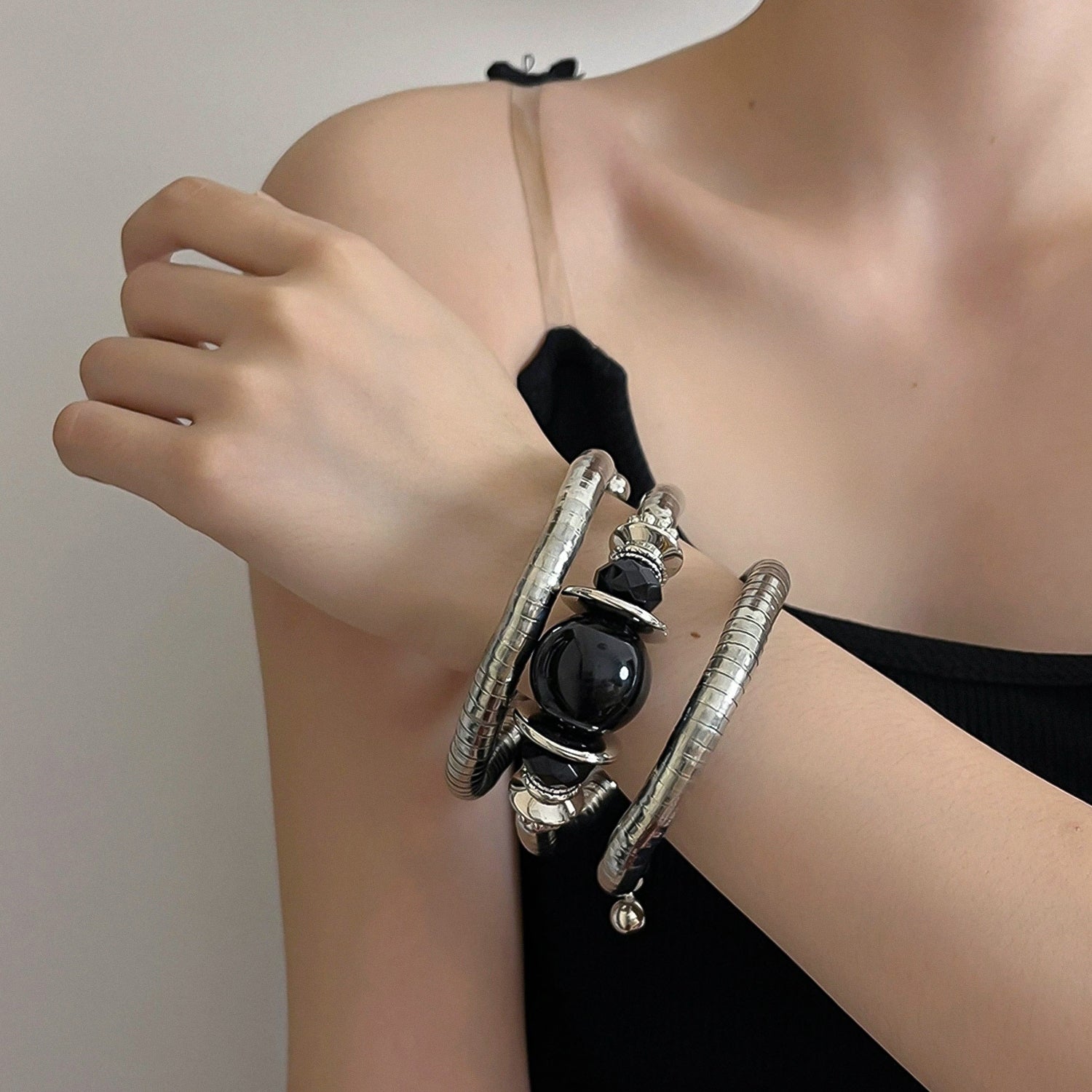 Bohemian-style black round bead multi-layer elastic bracelet