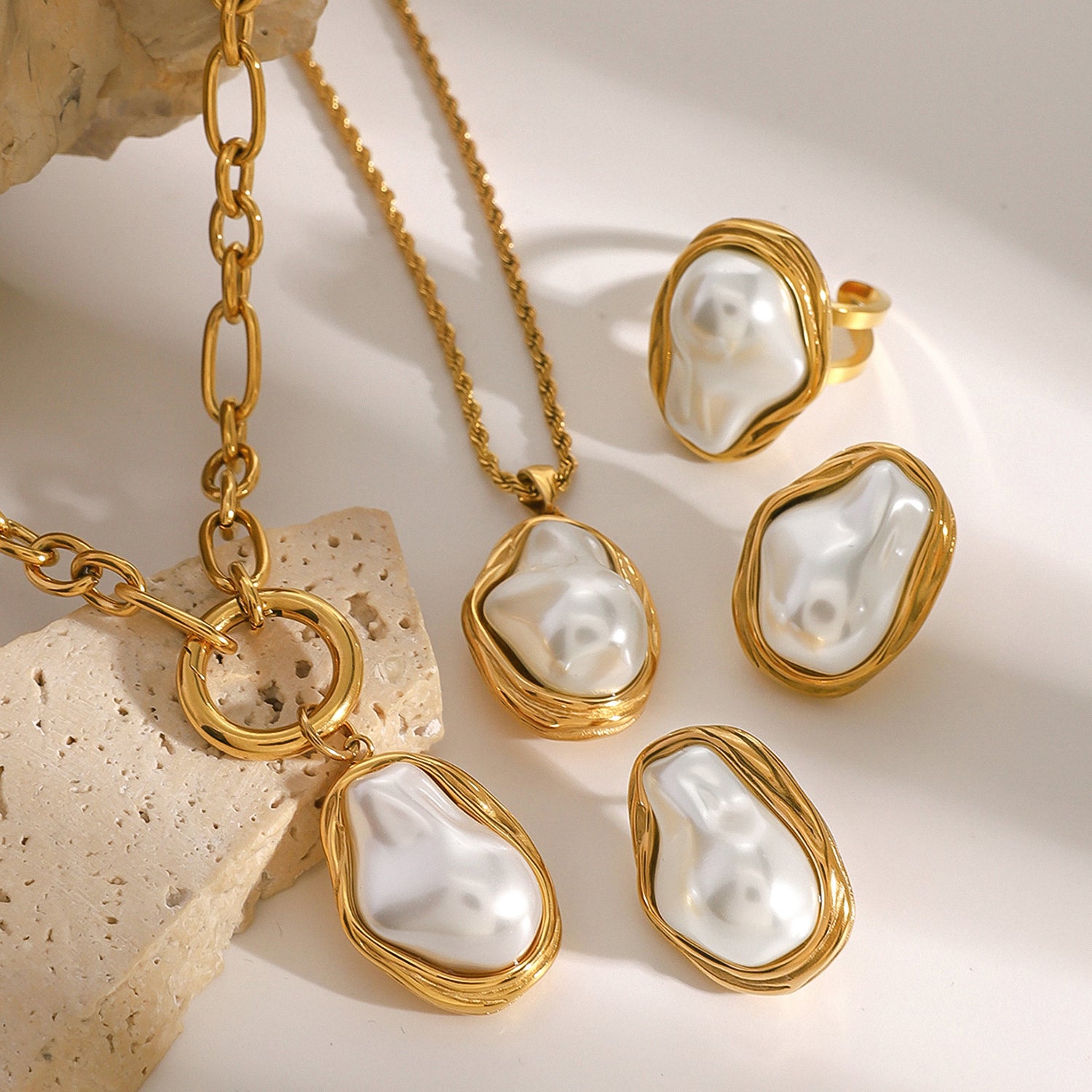 Stainless steel detachable Baroque pearl pendant necklace