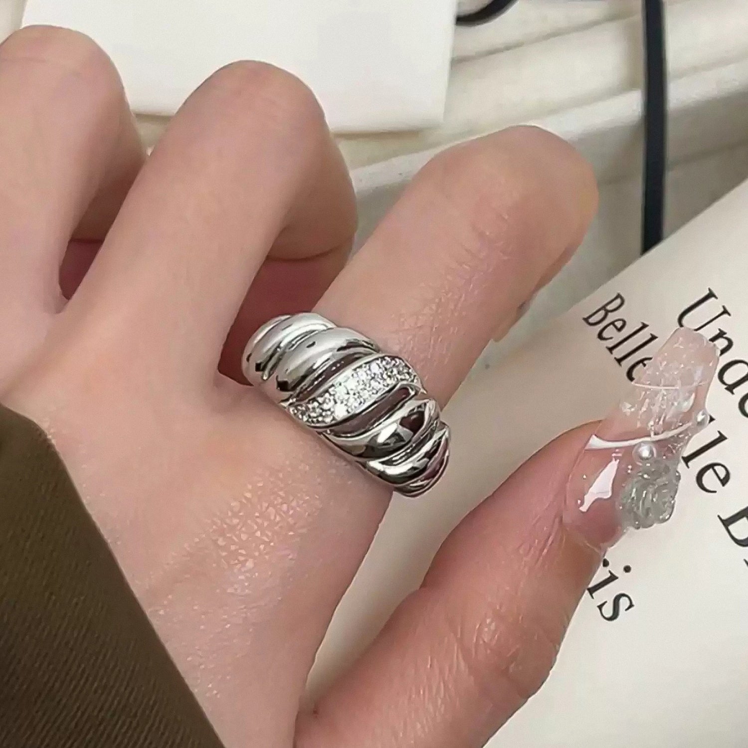 Full diamond threaded open ring