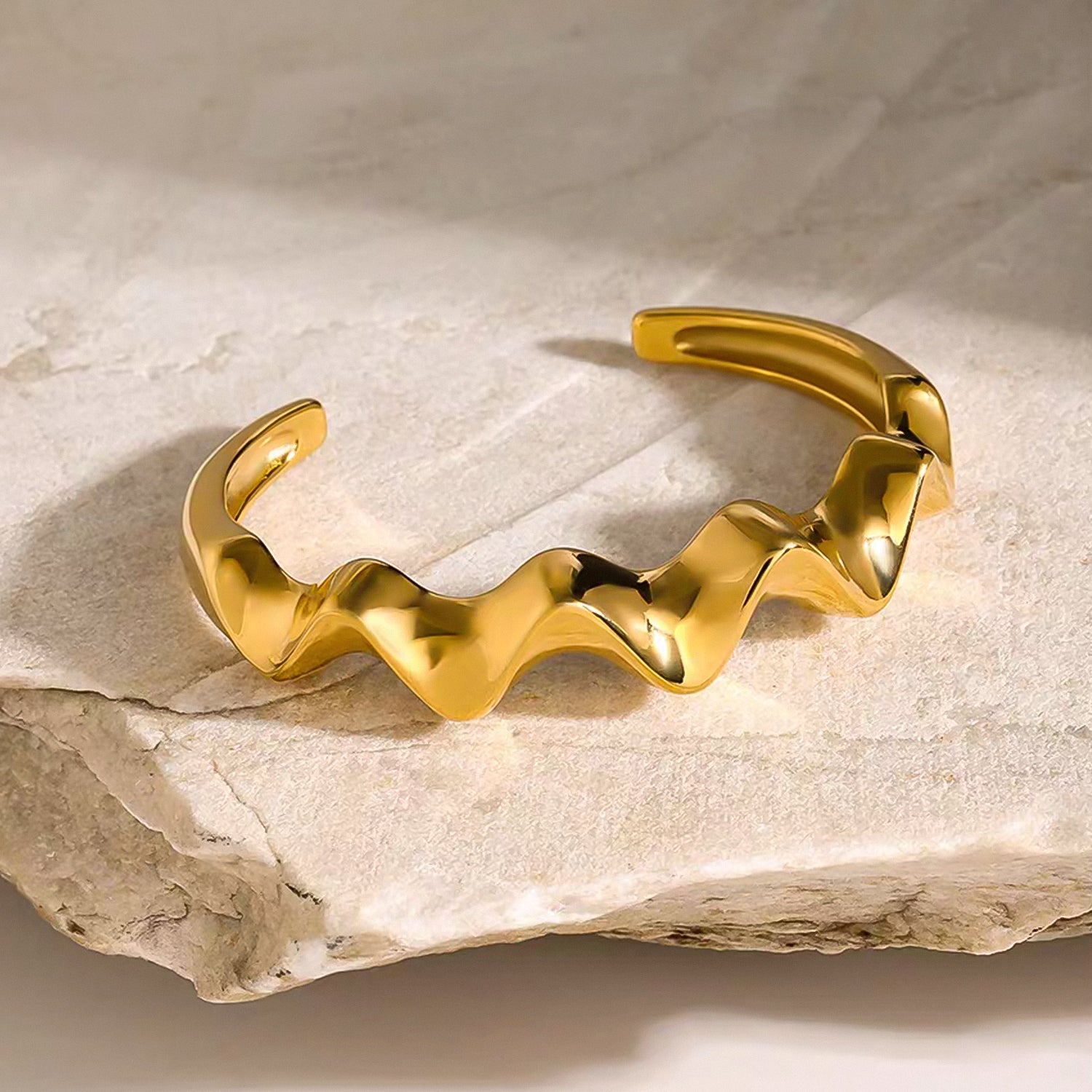 Stainless steel wavy open bracelet