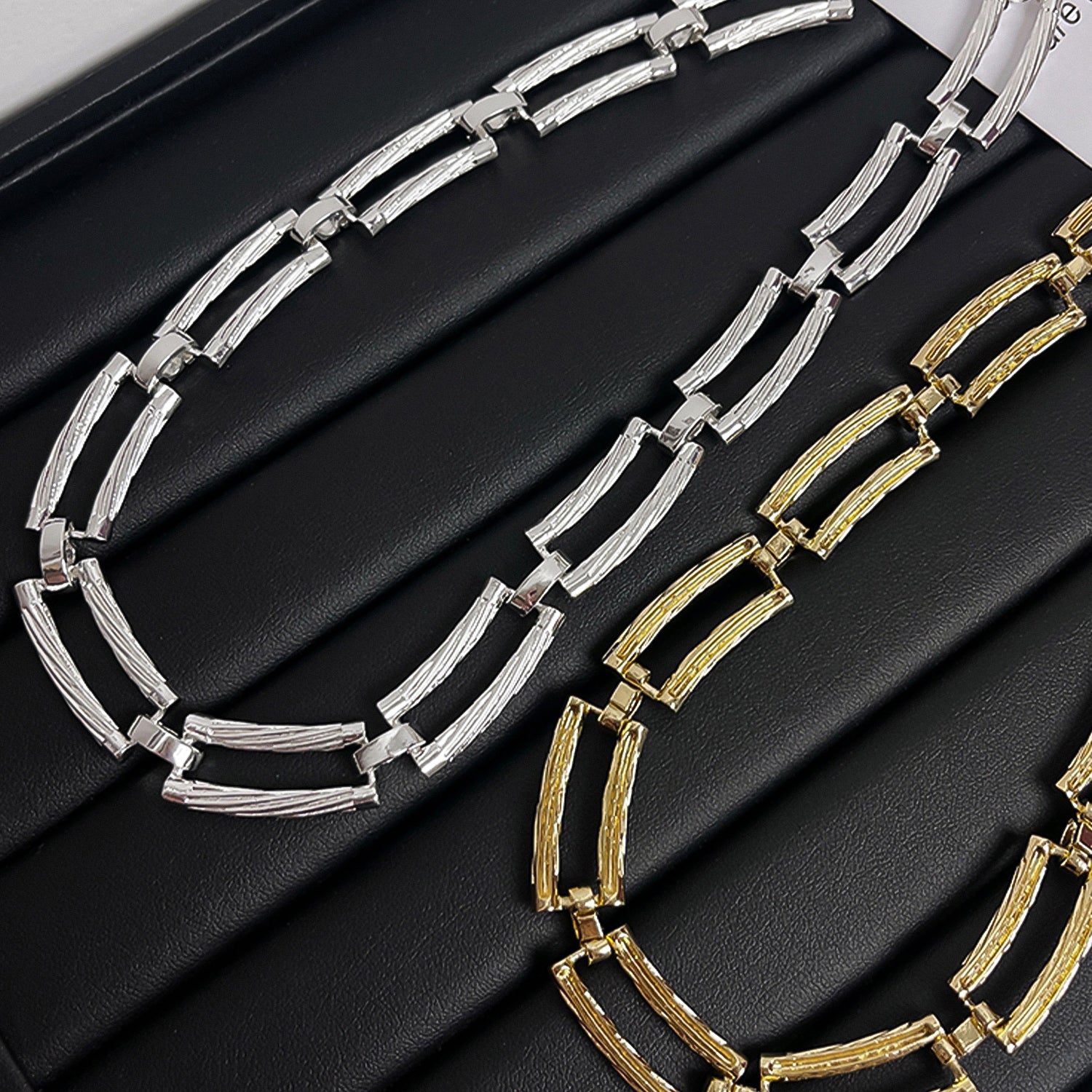 Vintage geometric checkered necklace