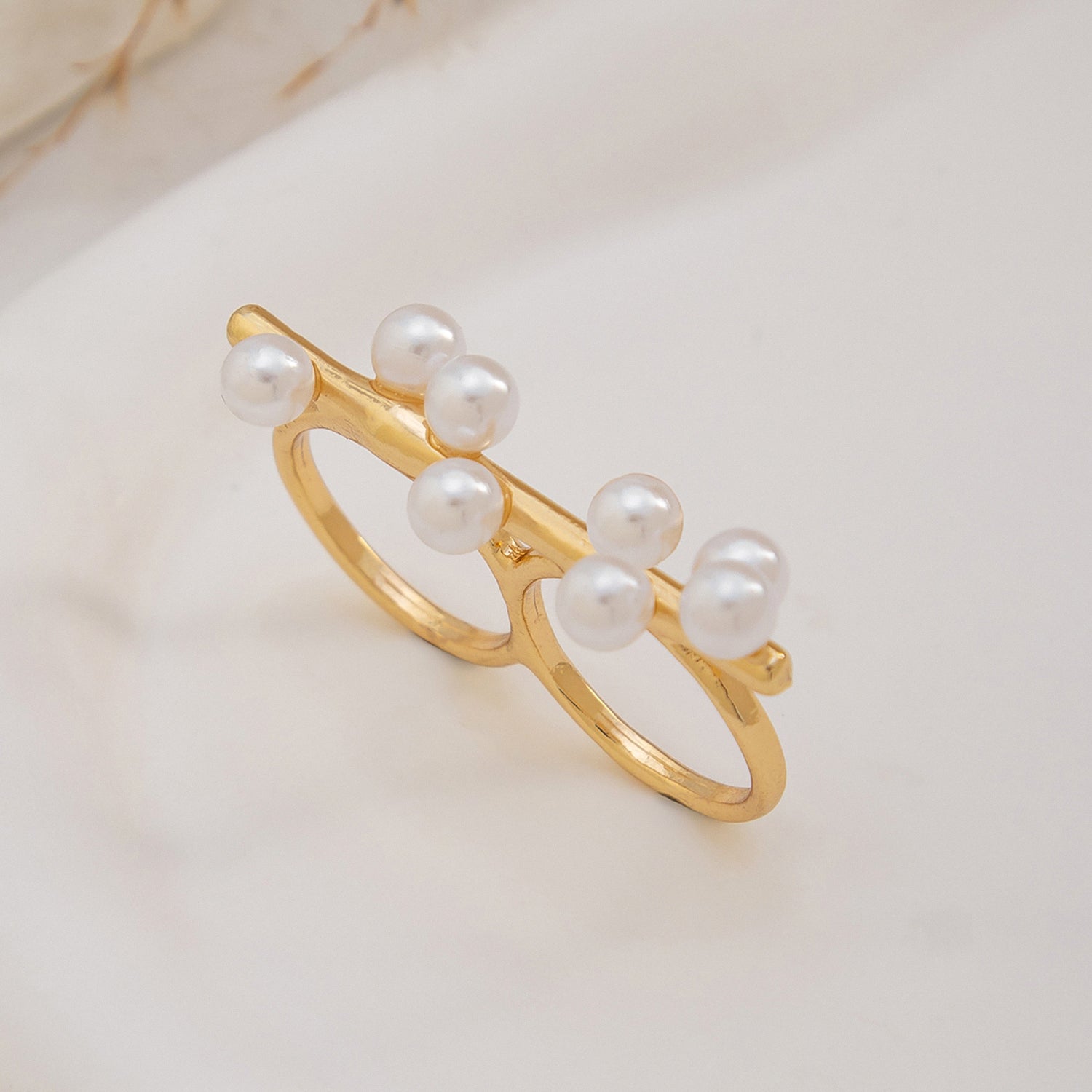One single-line pearl double-finger ring