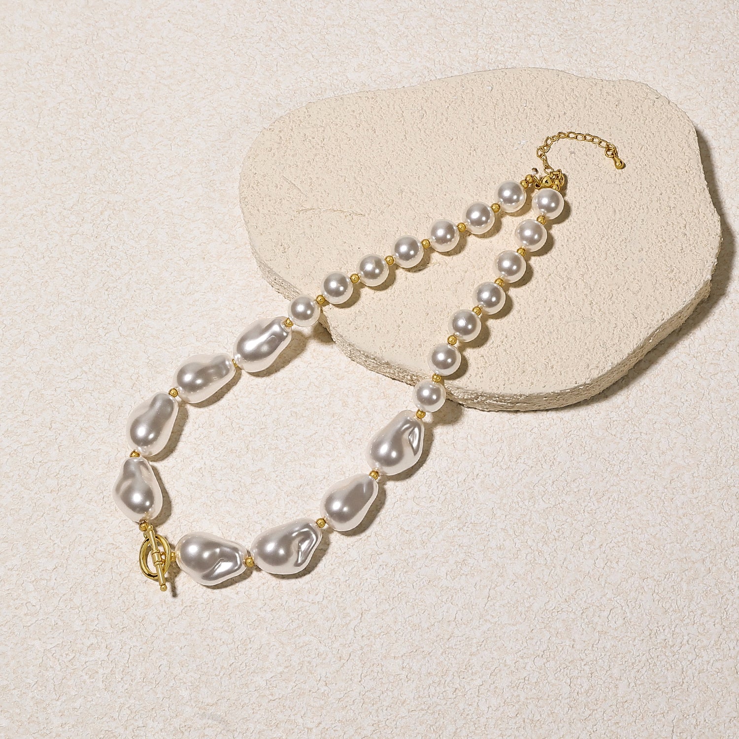Baroque pearl necklace