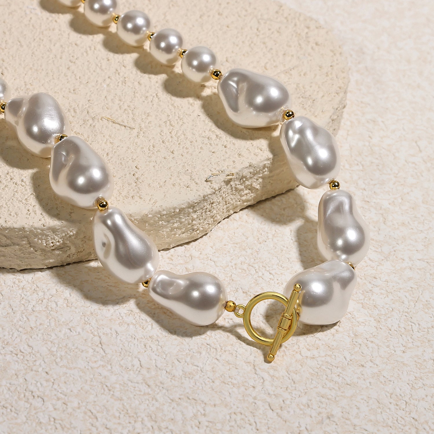 Baroque pearl necklace