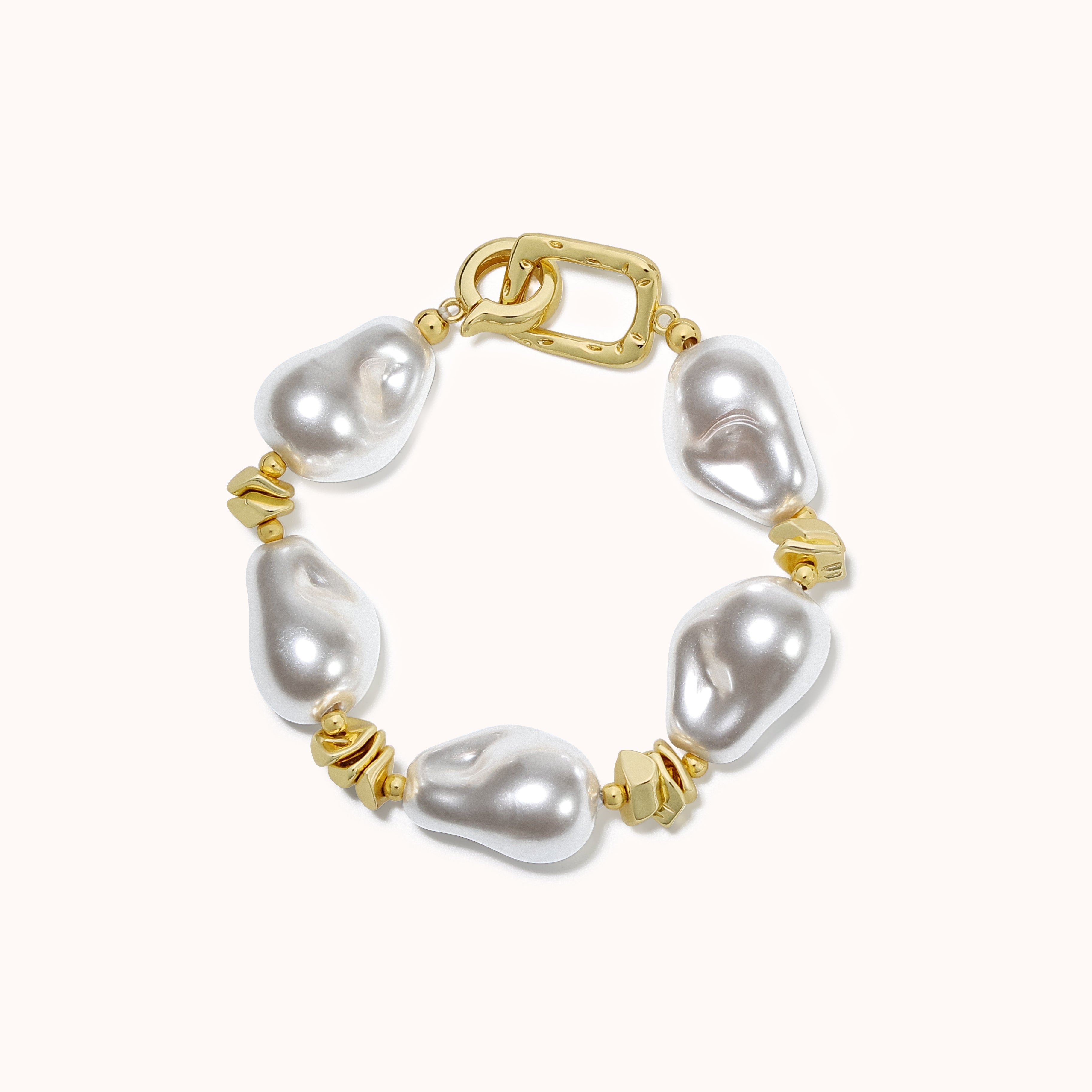 Baroque-shaped pearl bracelet