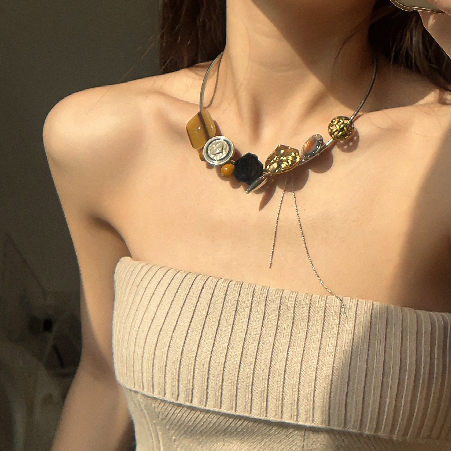 French vintage multi-element flocked floral button magnetic collar