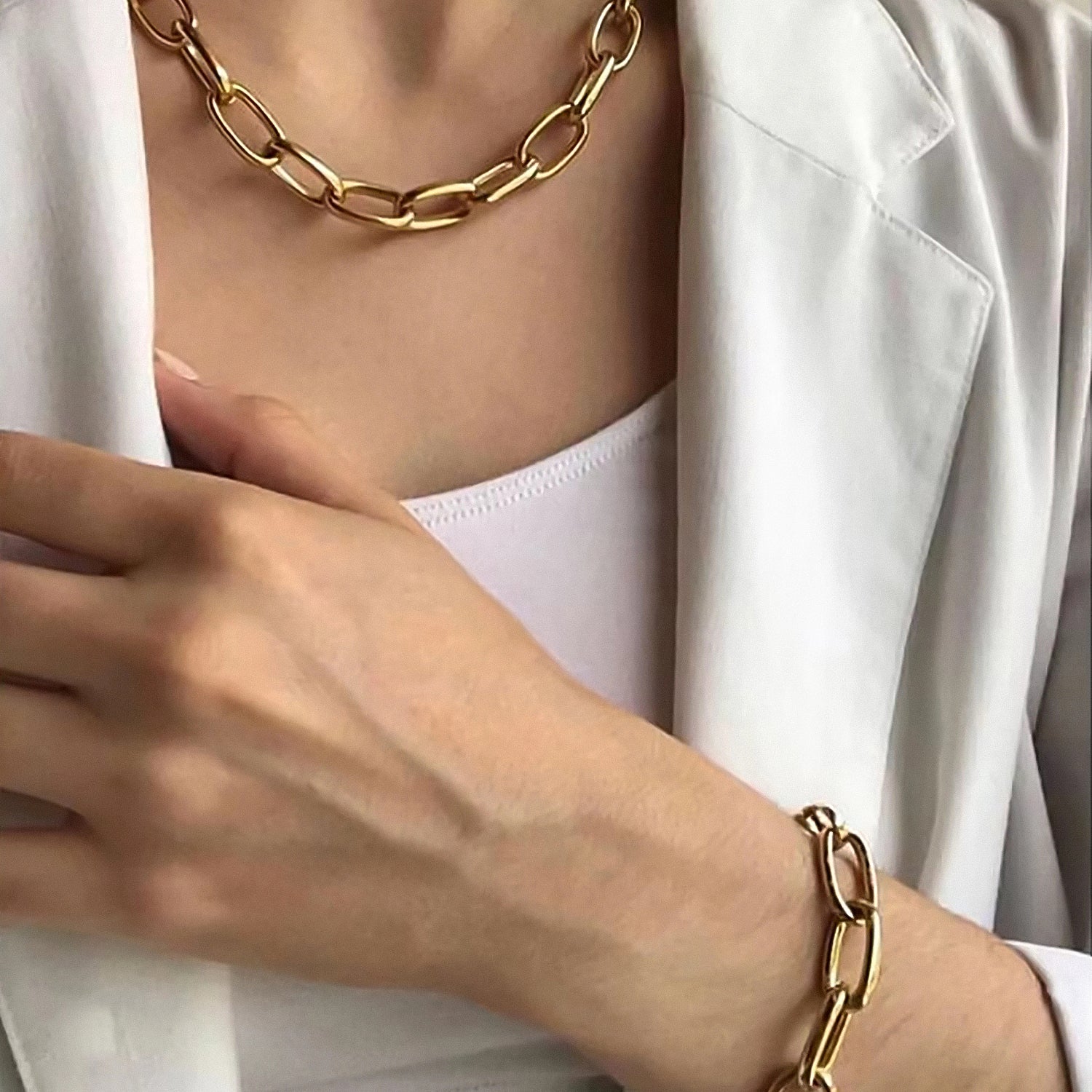Golden Loop Toggle Bracelet