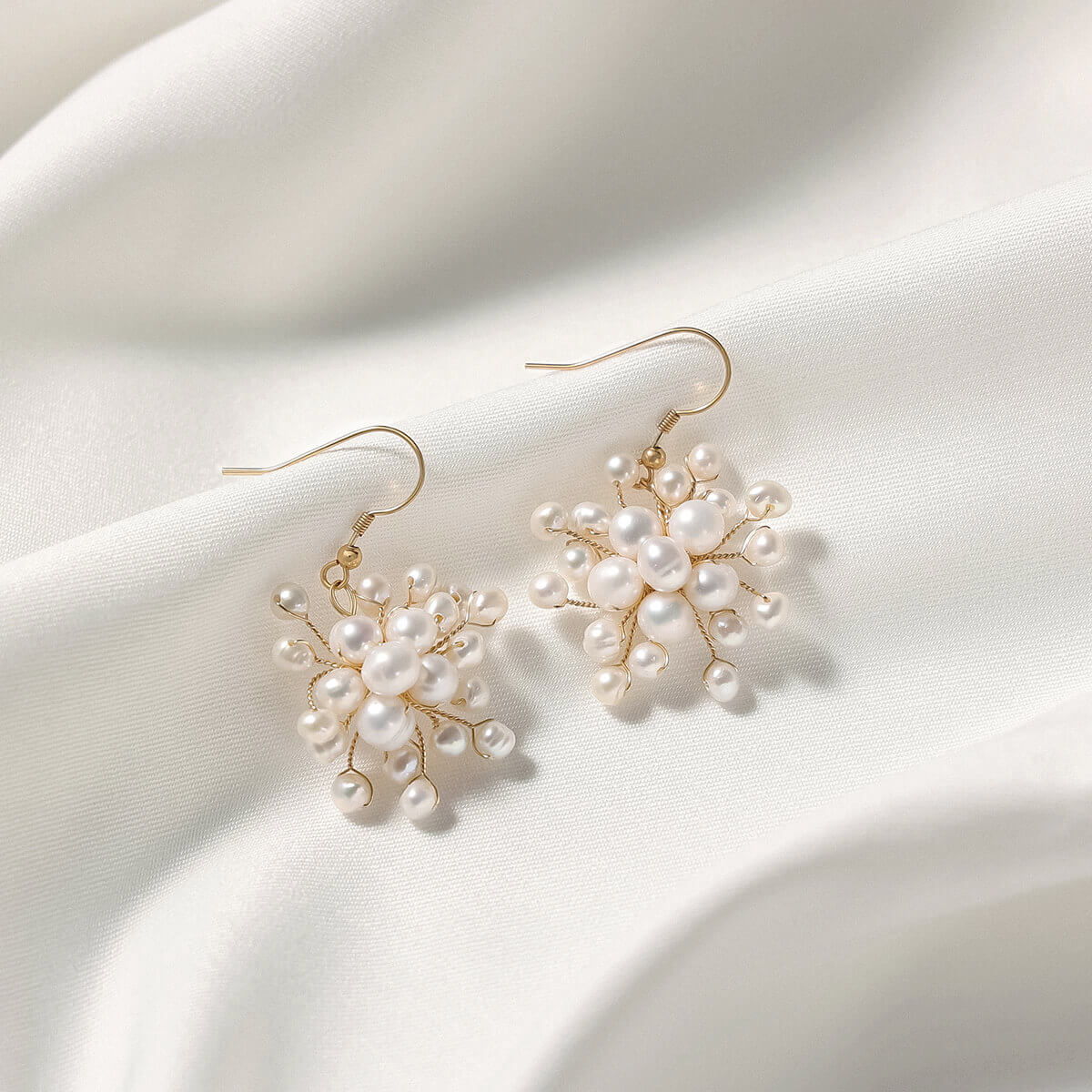 Echo of Lace Pins Earrings