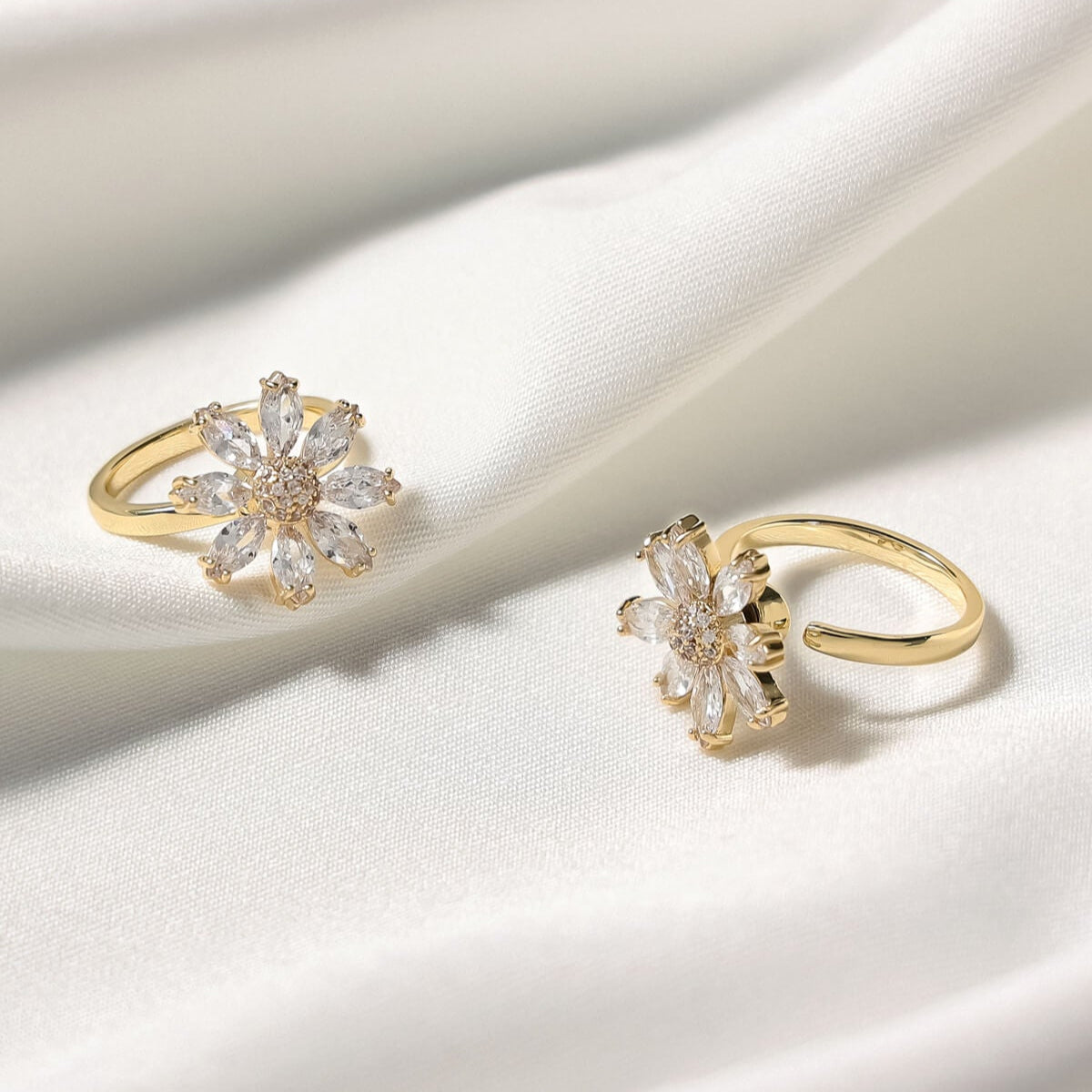 Echo of Whirling Daisies Ring